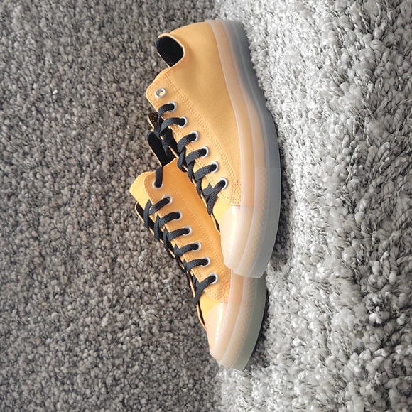 Converse shoes Brand new. - Picture 2 of 10